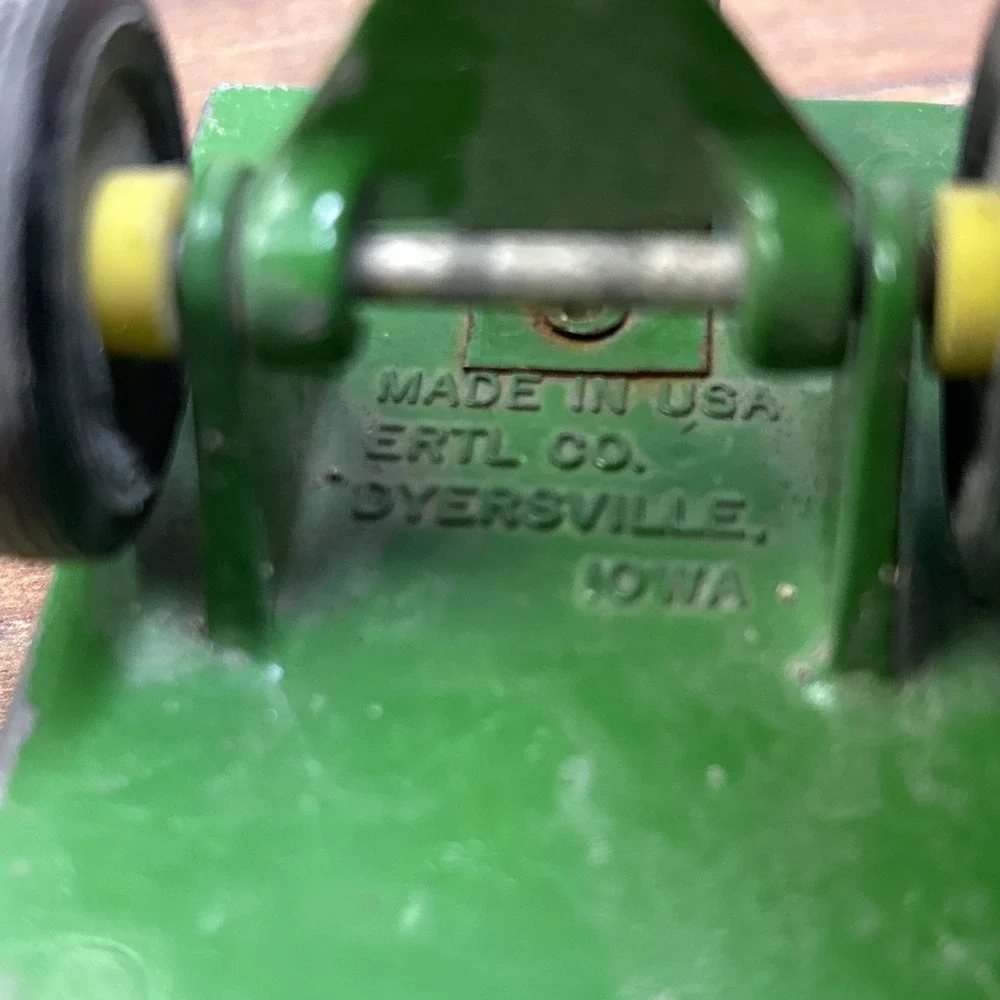 Vintage 1960's 70's Ertl John Deere 140 Lawn Garden Tractor W/ Dump Cart 1:16